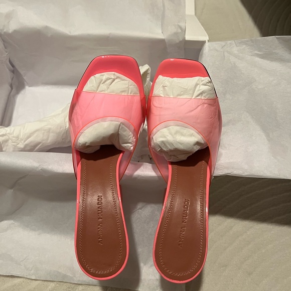 🆕 Amina Muaddi Lupita Glass Sandal in Bubblegum - Picture 7 of 7